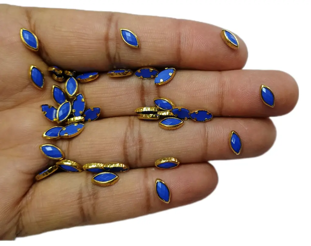 Kundan PL Eye 8mm Blue-2.webp