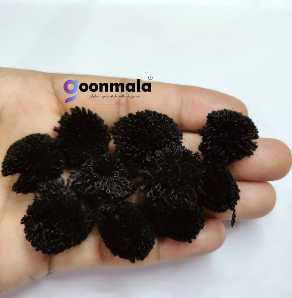 Pom Black 2.webp