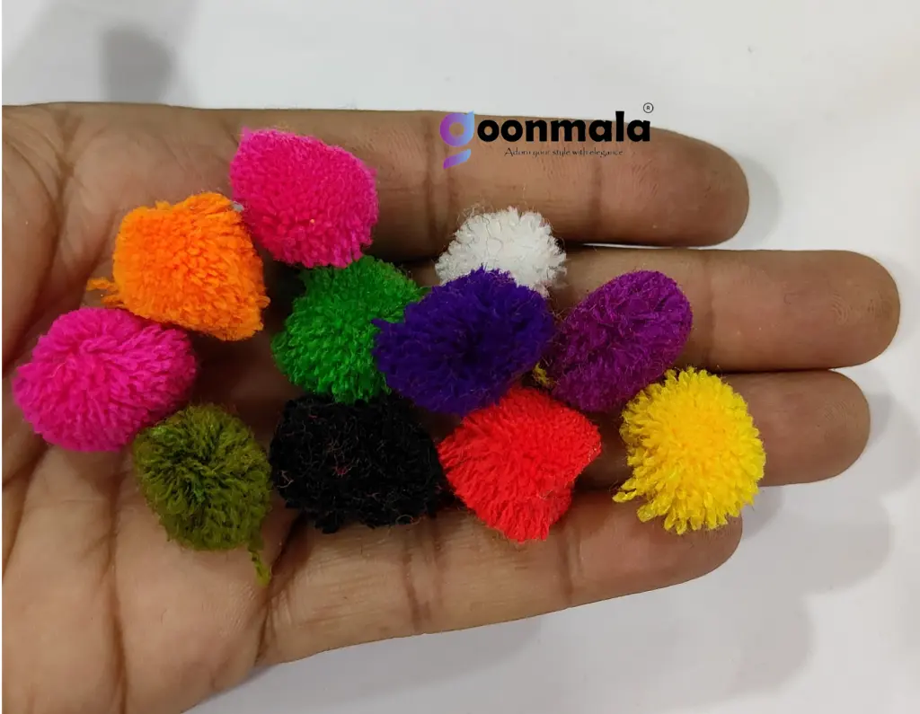 Pom Multicolour 1.webp