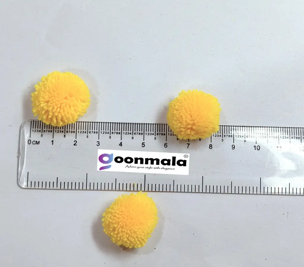 Yellow pom pom 4.webp